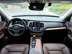 2021 Volvo XC90 B5 Luxury 7-seat, чёрный — фото 8