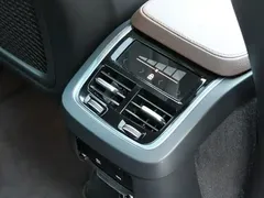 2021 Volvo XC90 B5 Luxury 7-seat, чёрный — фото 24