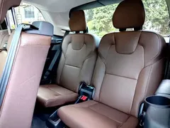 2021 Volvo XC90 B5 Luxury 7-seat, чёрный — фото 30