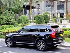 2021 Volvo XC90 B5 Luxury 7-seat, чёрный — фото 36