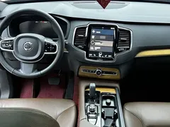 2021 Volvo XC90 B6 Sport 7-seat, чёрный — фото 7