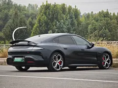 2026 Xiaomi SU7 4WD Max, зелёный — фото 9
