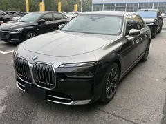 2023 BMW 7 Series 735Li Luxury Package, чёрный — фото 1