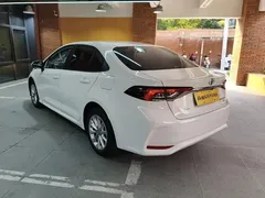 2021 Toyota Corolla 1.2T S-CVT Luxury, белый — фото 3