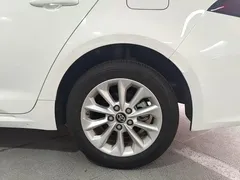 2021 Toyota Corolla 1.2T S-CVT Luxury, белый — фото 16