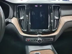 2022 Volvo XC60 T8 PHEV 4WD Luxury, синий — фото 13