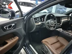 2022 Volvo XC60 T8 PHEV 4WD Luxury, синий — фото 16