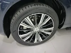 2022 Volvo XC60 T8 PHEV 4WD Luxury, синий — фото 23