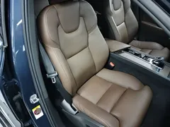 2022 Volvo XC60 T8 PHEV 4WD Luxury, синий — фото 25