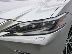 2022 Lexus ES 300h Premium — фото 2