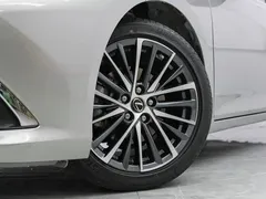 2022 Lexus ES 300h Premium — фото 3