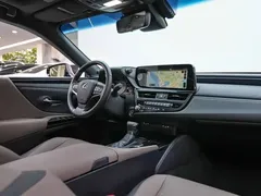2022 Lexus ES 300h Premium — фото 8