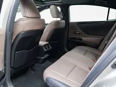 2022 Lexus ES 300h Premium — фото 14