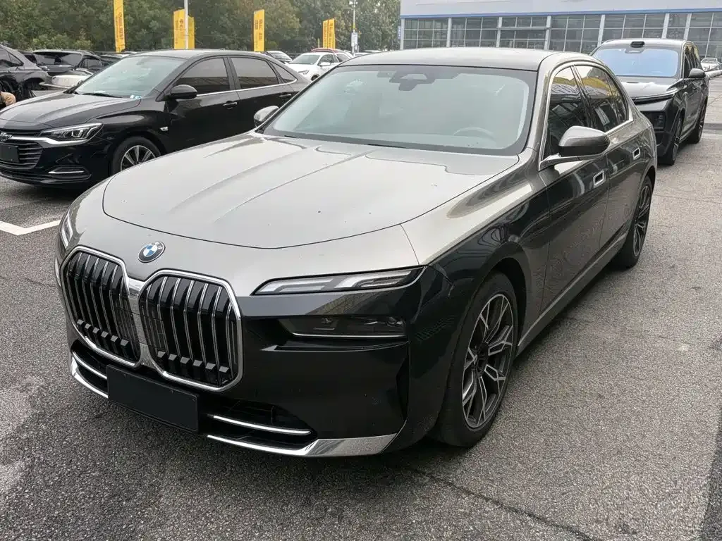 2023 BMW 7 Series 735Li Luxury Package