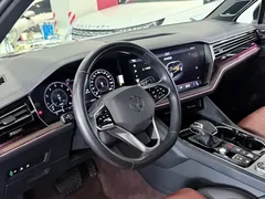 2021 Volkswagen Touareg 3.0TSI, чёрный — фото 5