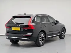 2023 Volvo XC60 4WD Luxury — фото 4
