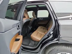 2023 Volvo XC60 4WD Luxury — фото 15