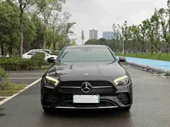 2021 Mercedes-Benz E-Class E 350 e L PHEV Sport Sedan, чёрный — фото 1