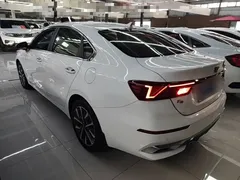 2020 Kia Cerato 1.5L CVT Fashion, белый — фото 5