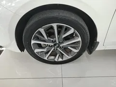 2020 Kia Cerato 1.5L CVT Fashion, белый — фото 23