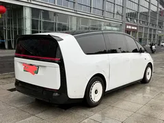 2024 Li Auto MEGA Ultra, белый — фото 3
