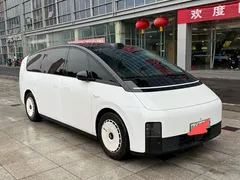 2024 Li Auto MEGA Ultra, белый — фото 5