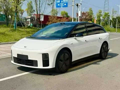 2025 Li Auto i6 2WD Standard