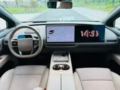 2025 Li Auto i6 2WD Standard, белый — фото 5
