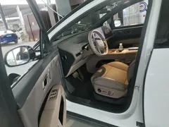 2025 Li Auto i6 2WD Standard, белый — фото 13