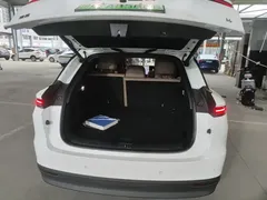 2025 Li Auto i6 2WD Standard, белый — фото 18