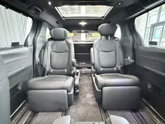 2021 Toyota Sienna 2.5L Hybrid Platinum, белый — фото 11