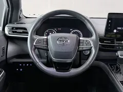 2021 Toyota Sienna 2.5L Hybrid Platinum, белый — фото 13