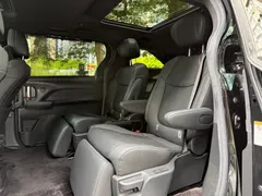 2021 Toyota Sienna 2.5L Hybrid Ultimate, чёрный — фото 9