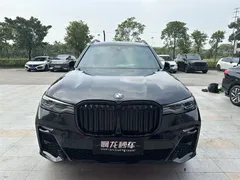 2021 BMW X7 xDrive40i Premium M Sport Package, чёрный — фото 2