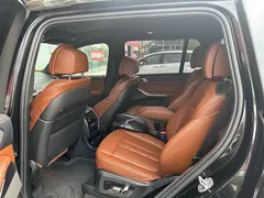 2021 BMW X7 xDrive40i Premium M Sport Package, чёрный — фото 5