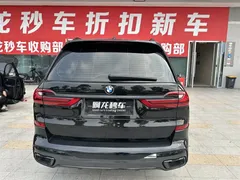 2021 BMW X7 xDrive40i Premium M Sport Package, чёрный — фото 7