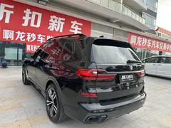 2021 BMW X7 xDrive40i Premium M Sport Package, чёрный — фото 9