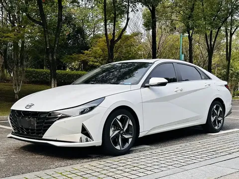2022 Hyundai Elantra 1.5L CVT LUX Premium