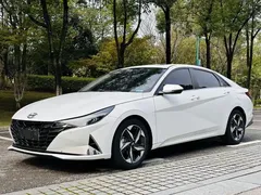 2022 Hyundai Elantra 1.5L CVT LUX Premium, белый — фото 1