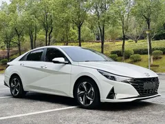 2022 Hyundai Elantra 1.5L CVT LUX Premium, белый — фото 3