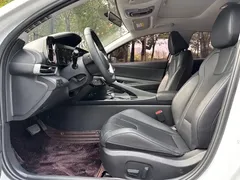 2022 Hyundai Elantra 1.5L CVT LUX Premium, белый — фото 4