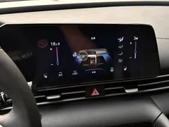 2022 Hyundai Elantra 1.5L CVT LUX Premium, белый — фото 9
