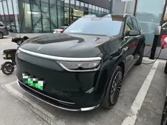 2025 Aito M8 EREV Ultra 53.4kWh 6-seat 192-line LiDAR, зелёный — фото 1