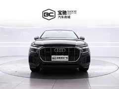 2021 Audi Q8 45 TFSI Luxury, чёрный — фото 2