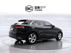 2021 Audi Q8 45 TFSI Luxury, чёрный — фото 3