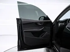 2021 Audi Q8 45 TFSI Luxury, чёрный — фото 12