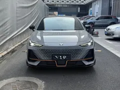 2022 Changan UNI-V 1.5T Sport — фото 2