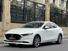2022 Mazda 3 2.0L AT, белый — фото 1