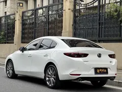 2022 Mazda 3 2.0L AT, белый — фото 23