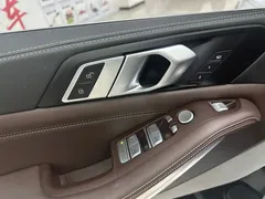 2022 BMW X5 30Li Premium M Sport Package, белый — фото 15